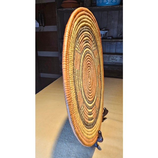 American Vintage Hand-Woven Akimel Pima Coiled Tray Basket For Sale - Image 3 of 11