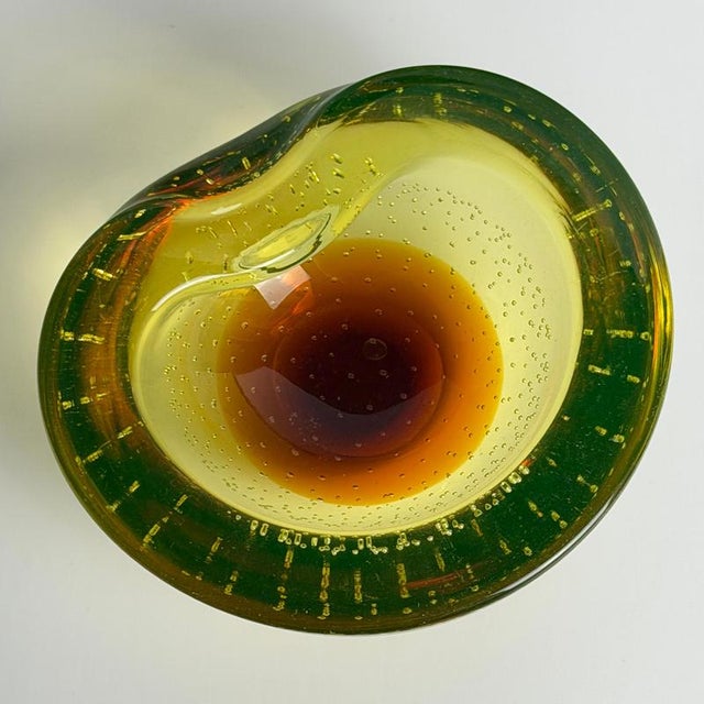 Murano Uranium Glass Sommerso Bowl by Galliano Ferro, Italy, 1950s For Sale - Image 9 of 10