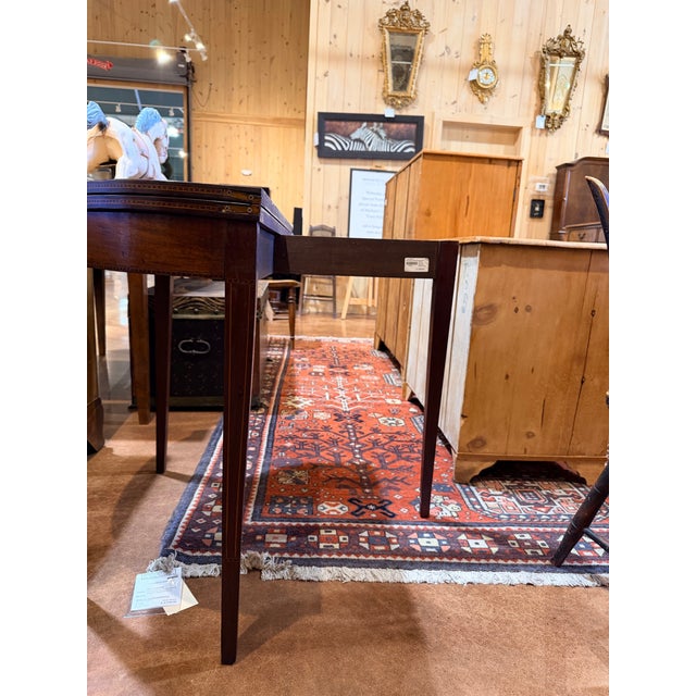 Mid 20th Century Mahogany Swing-Leg Gateleg Accent Table With Inlaid Edge Detail For Sale - Image 4 of 6