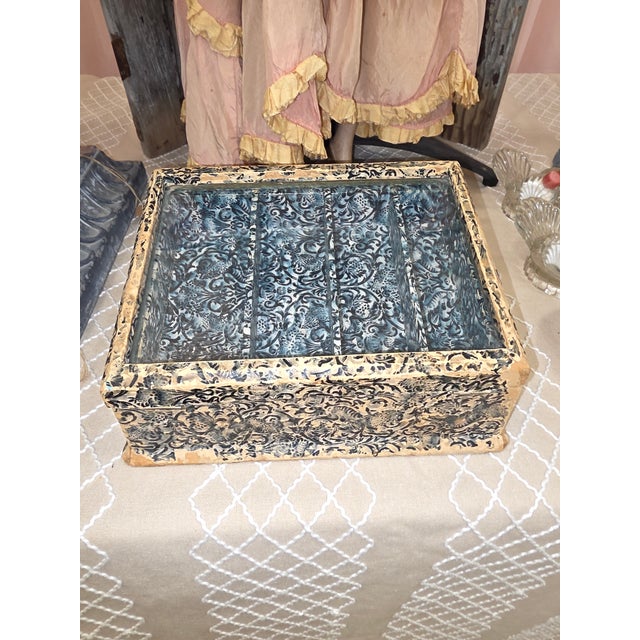 Antique Paper and Glass Display Box For Sale In San Antonio - Image 6 of 8