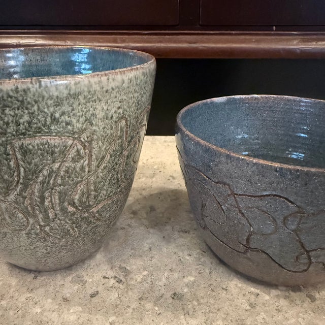 Set of 2 20thC. Mid-Century Modern Primitive Incised Art Pottery Bowls For Sale - Image 4 of 11