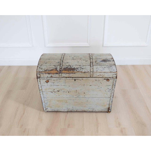 Made in Scandinavia around 1870, this dome-top trunk is of slightly smaller proportions than usual, which adds to its...