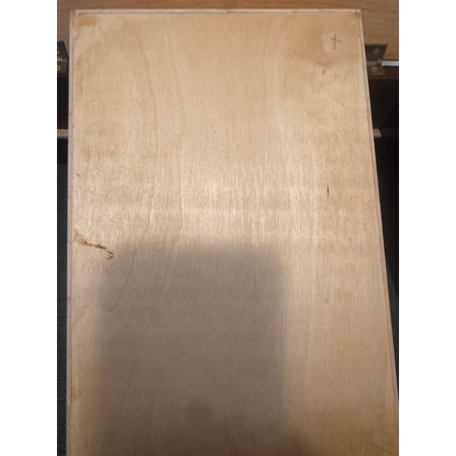 Contemporary David Whitaker Handmade Wooden Heritage Box, 2005, Figured Maple & Walnut Storage Box With Removable Tray For Sale - Image 3 of 12