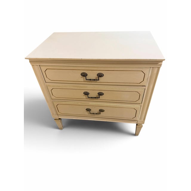Dixie Pair of Vintage Dixie French Provincial Cream and Gold Xl Nightstands / Chest With Formica Tops For Sale - Image 4 of 7