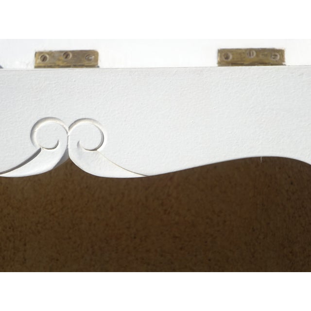 Small White and Gray Dressing Table For Sale - Image 4 of 18