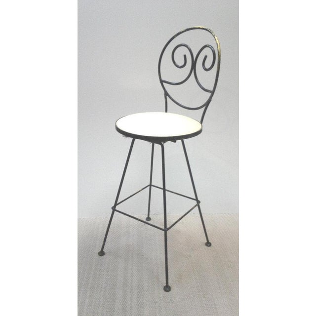 Woodard Furniture Co. 1950s Vintage Woodard Iron Swiveling Bar Height Stools-a Pair For Sale - Image 4 of 5