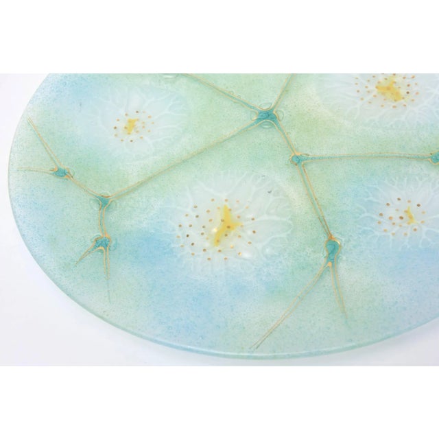 Higgins Glass Vintage Signed Higgins Fused Glass Platter Amoeba Pattern , 1960's For Sale - Image 4 of 8