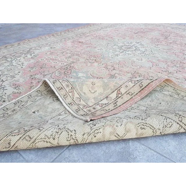 1960s 1960s Oushak Bohemian Vintage Rug For Sale - Image 5 of 10