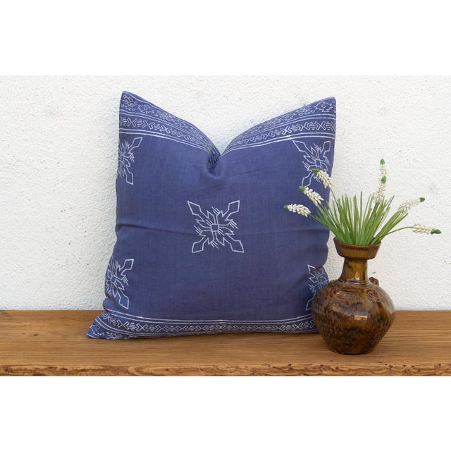Large 24" Sq Indigo Jaipur Blockprint Linen Pillow Cover For Sale In Los Angeles - Image 6 of 6
