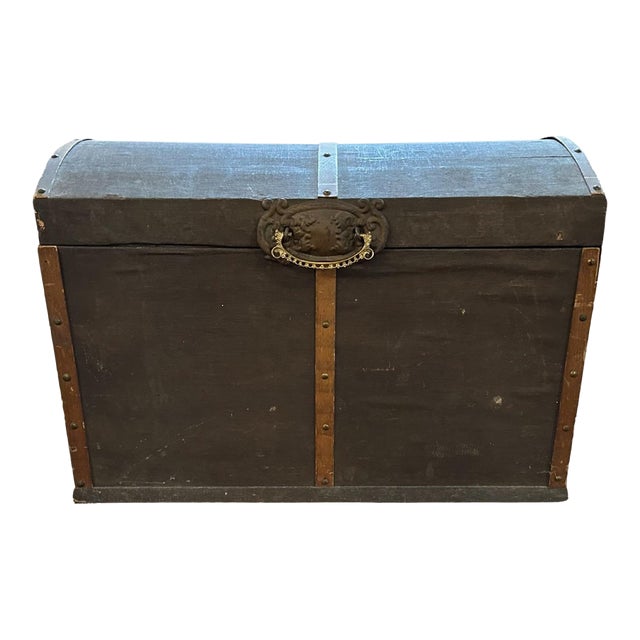 Late 19th Century Child’s Trunk With Interior Decoration For Sale