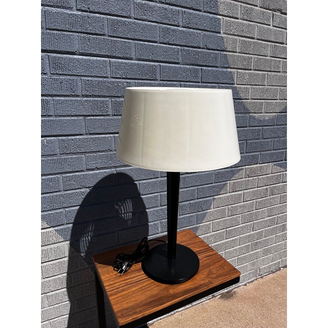 Gerald Thurston for Lightolier Table Lamp, USA, circa 1970s A refined example of American Mid-Century Modern lighting...