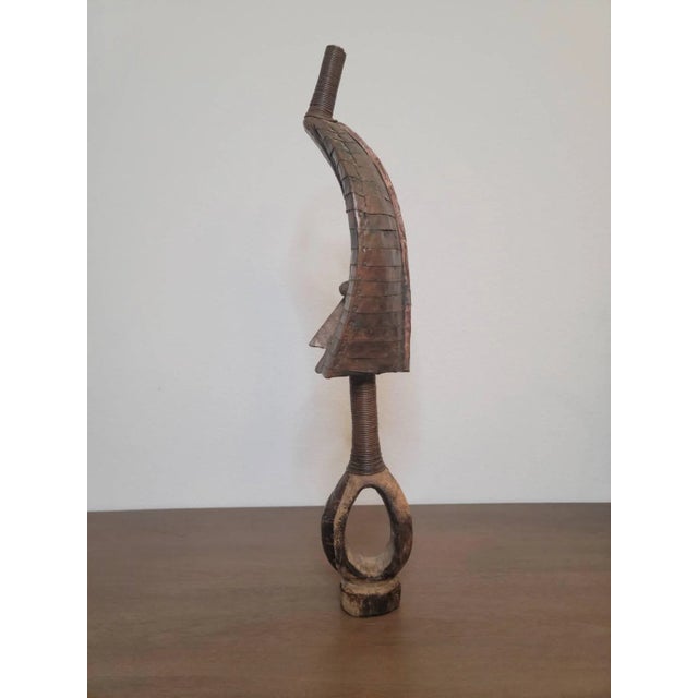 Early 20th Century Rare African Mahongwe Osseyba Reliquary Guardian Figure Tribal Folk Art Sculpture For Sale - Image 5 of 11