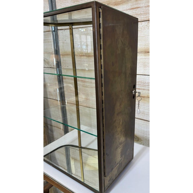 French Belle Epoque Bronze & Glass Angled Showcase/Vitrine, Paris, C. 1900 For Sale - Image 11 of 14