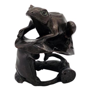 Japanese Bronze Okimono Frog on Lotus Leaf Sculpture, Circa 1920 For Sale