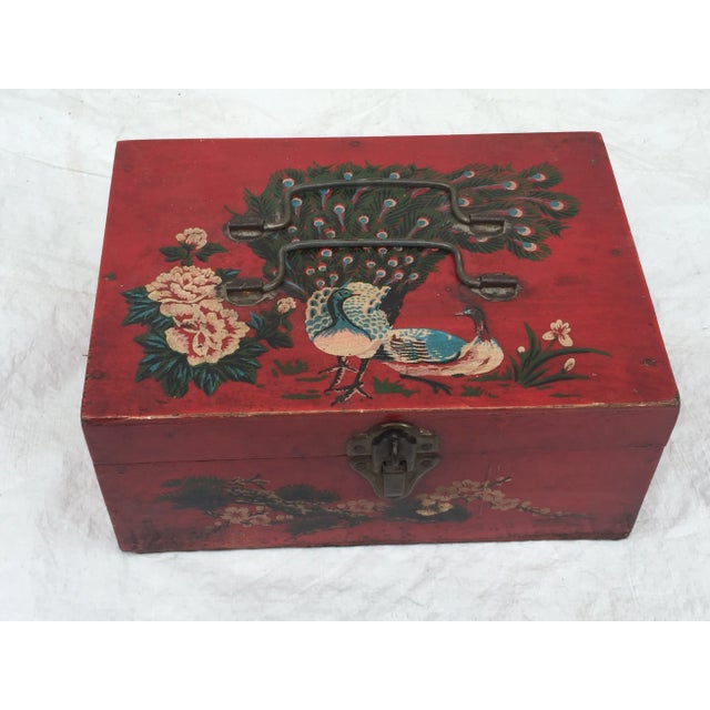 Chinoiserie Asian Hand-Painted Vintage Keepsake Box For Sale - Image 3 of 8