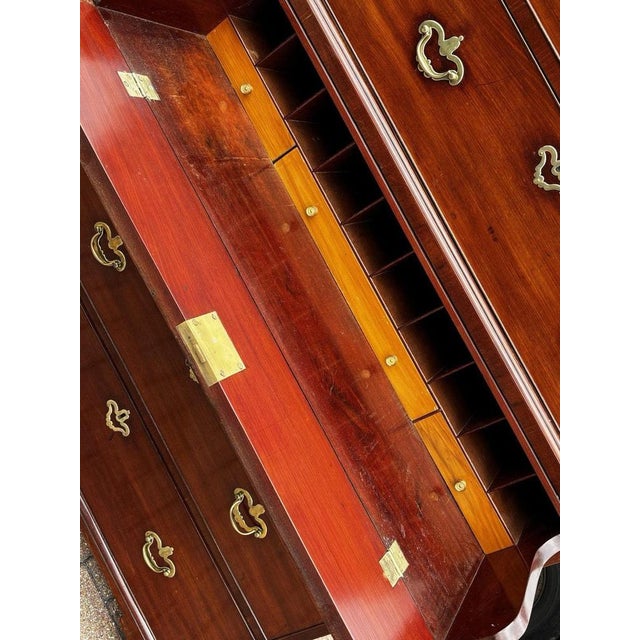 George II Chest of Drawers in Mahogany For Sale - Image 11 of 18
