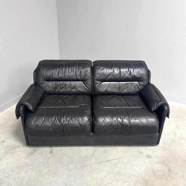 Vintage Two-Seater Sofa in Black Leather by Dreipunkt, 1970s For Sale - Image 4 of 17