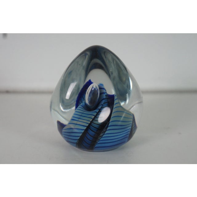 1998 Robert Eickholt Studio Abstract Blue Stripe Art Glass Paper Weight For Sale - Image 12 of 13