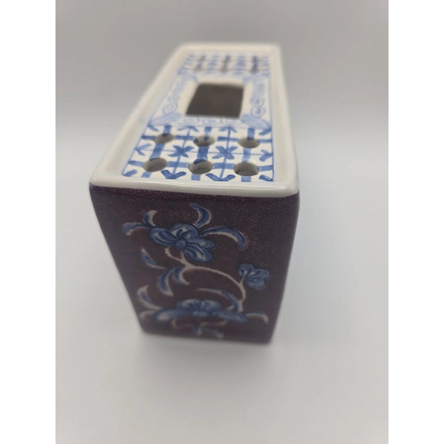 Mid-Century Modern Vintage MCM Delft Williamsburg Blue Flower Frog Vase For Sale - Image 3 of 6