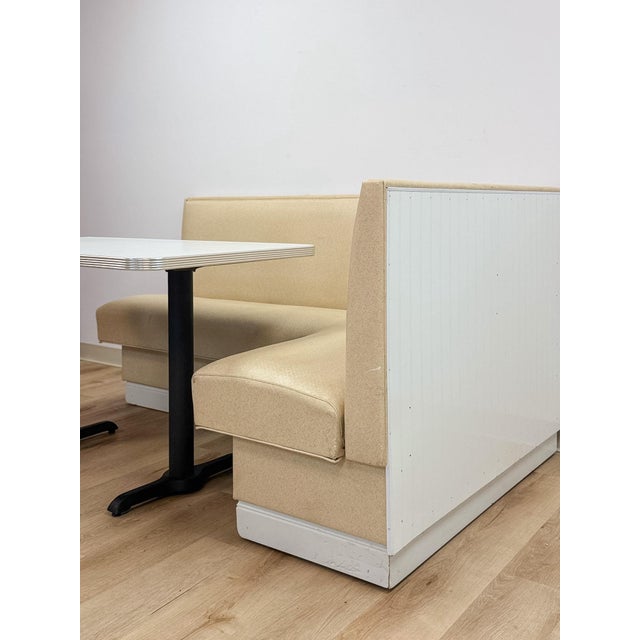 Mid 20th Century Vintage Retro Diner Banquette Booth Set Chrome Table Cream Vinyl L-Shape For Sale - Image 5 of 18