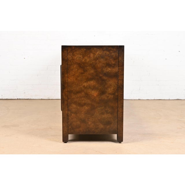 William Doezema for Mastercraft Mid-Century Hollywood Regency Burl Wood and Brass Sideboard Credenza, 1970s For Sale - Image 11 of 12