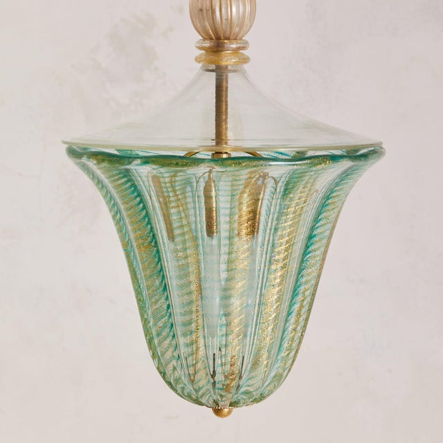 Art Deco 1950s Italian Art Deco Murano Glass Tulip Pendant Attributed to Barovier & Toso For Sale - Image 3 of 6