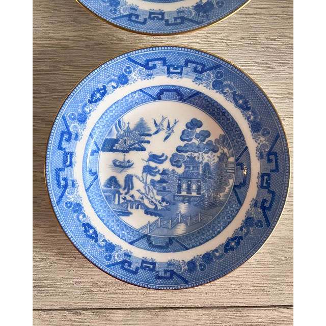 Metal Mid 20th Century Minton Blue Willow Gold-Rimmed Salad Plates – Set of 2 | English Porcelain For Sale - Image 7 of 9