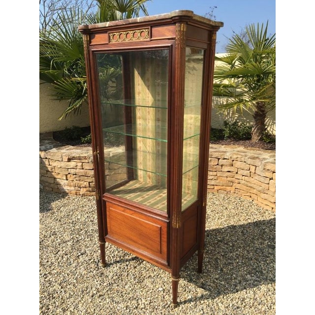 Period: 19th century Style: Louis 16th, Directory Condition: Good condition Width: 66,5cmHeight: 1m62Depth: 38cm...