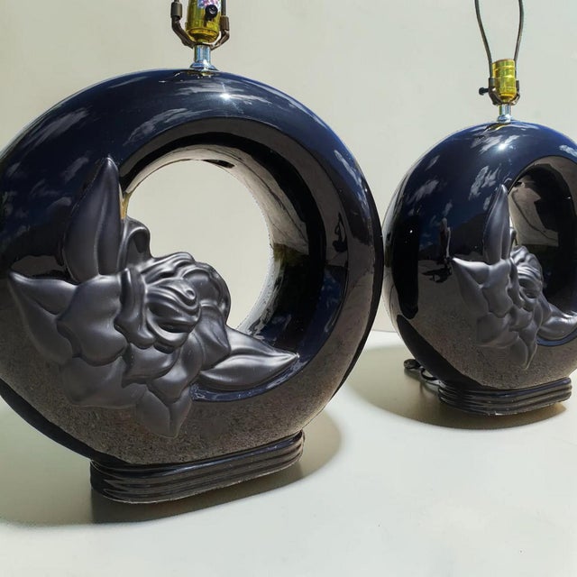 Mid-Century Modern Cylindrical Gloss Matte Black Floral Table Lamps - a Pair For Sale - Image 3 of 7