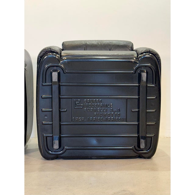 Black Piumotto Armchairs in Black Leather by Arrigo Arrigoni for Busnelli, 1970s, Set of 2 For Sale - Image 8 of 15