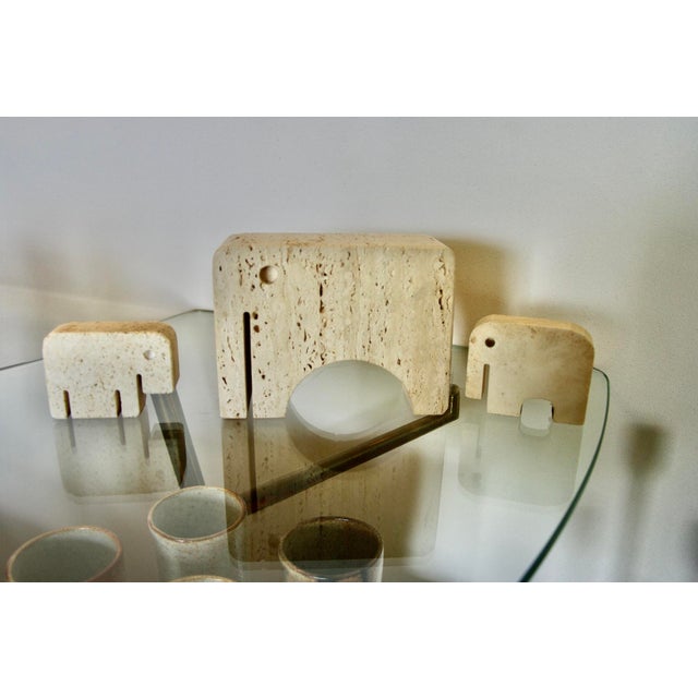 Beige Elephant Group in Travertine by Enzo Mari for Fratelli Mannelli, 1970, Set of 3 For Sale - Image 8 of 8