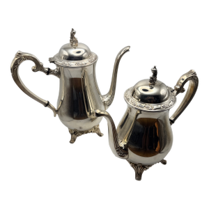 Oneida Du Maurier Silver Plate Coffee Pot & Teapot Set / Pitchers Ornate Vintage