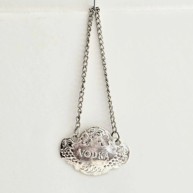 1990s 1990s Arthur Court Grape Pattern Cast Aluminum Liquor Decanter Tags, Set of 4 - Bourbon, Scotch, Vodka and Gin For Sale - Image 5 of 7