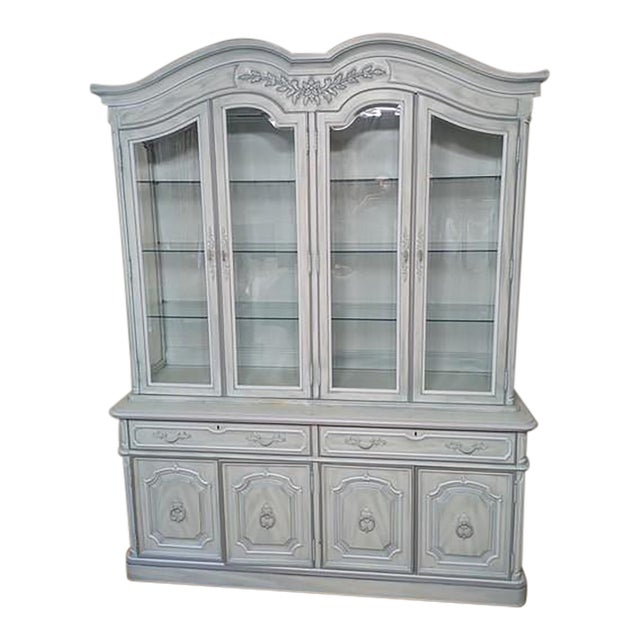 1990s Thomasville French Country Lighted China Cabinet For Sale