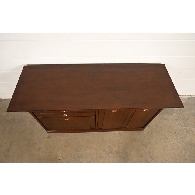 Edward Wormley for Dunbar Mid-Century Modern Walnut and Rosewood Sideboard Credenza | Circa 1960s For Sale In South Bend - Image 6 of 13