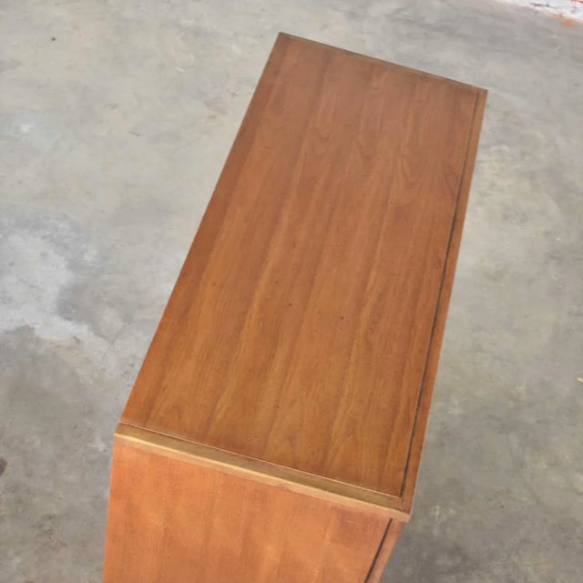 Mid Century Gentlemen's Chest With Hexagon Paneled Design and Brass Hardware For Sale - Image 10 of 13
