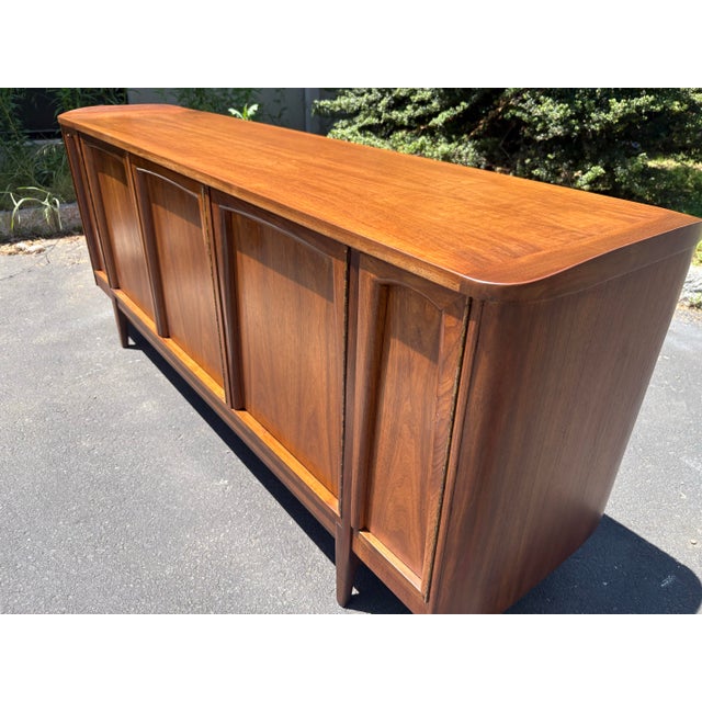 1960s American of Martinsville Mid Century Walnut Sideboard Buffet Credenza For Sale - Image 10 of 10