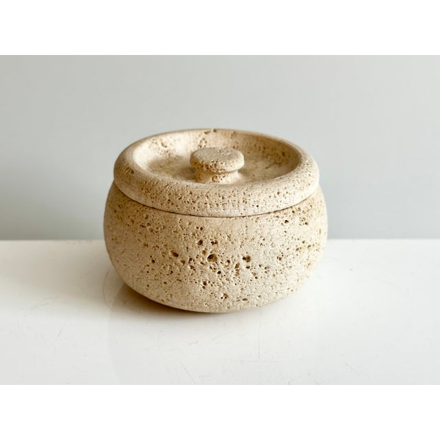 Italian Round Travertine Box with Lid by Fratelli Mannelli, 1960s For Sale - Image 11 of 11