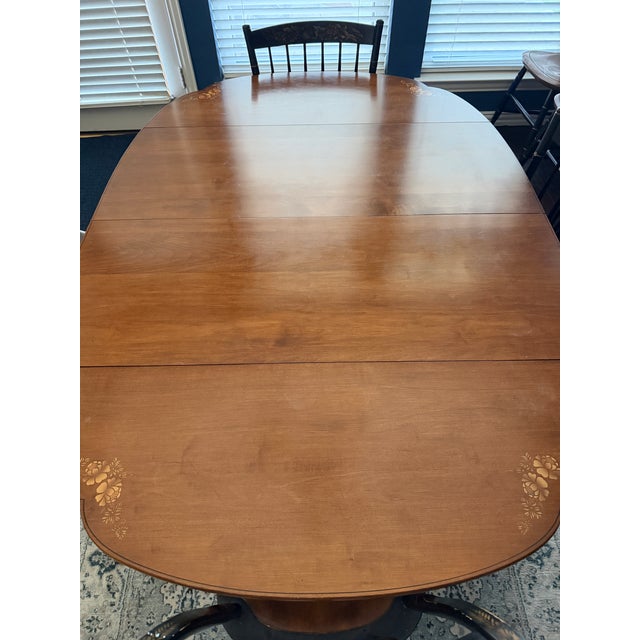 Hitchcock 1970s L Hitchcock Cloverleaf Table and 8 Chairs and Two Leaves For Sale - Image 4 of 15