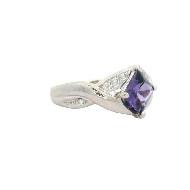 1.51 Carat No-Heat Purple Sapphire Diamond Platinum Ring, Gia Certified, Size 6.75 For Sale - Image 4 of 8