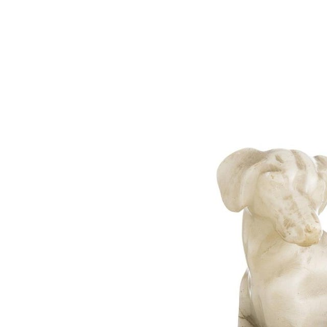 Sculpture - Dogs - 19th Century. 19th/20th century alabaster sculptural group. Dimensions: 15 cm x 18 cm.