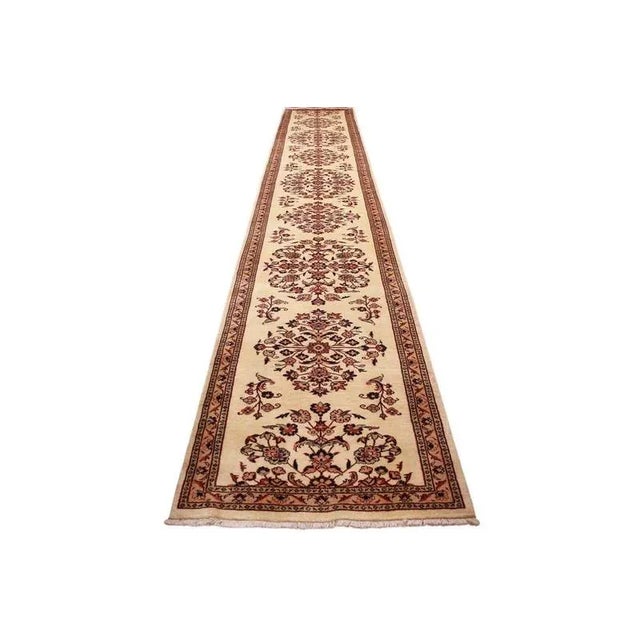 Middle Eastern Hand-Knotted Sarough Rug For Sale - Image 3 of 11