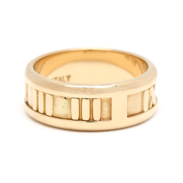 Modern 1990s Tiffany & Co 1995 Band Ring, 18k Yellow Gold, Ring Size 6, Atlas Collection For Sale - Image 3 of 6