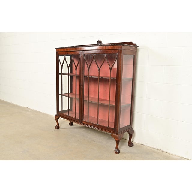 English Berkey & Gay Style Antique Chippendale Carved Mahogany Bookcase Cabinet, Circa 1900 For Sale - Image 3 of 14