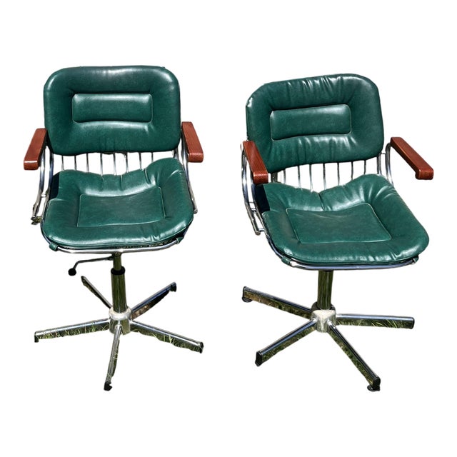Mid-Century Modern Swivel Wire Chairs with Wooden Armrests, 1970s, Set of 2 For Sale