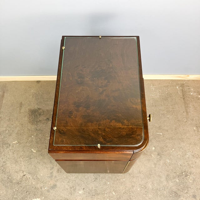 Art Deco Bedside Tables in Burl Wood with Glass Top, 1930s, Set of 2 For Sale - Image 16 of 18