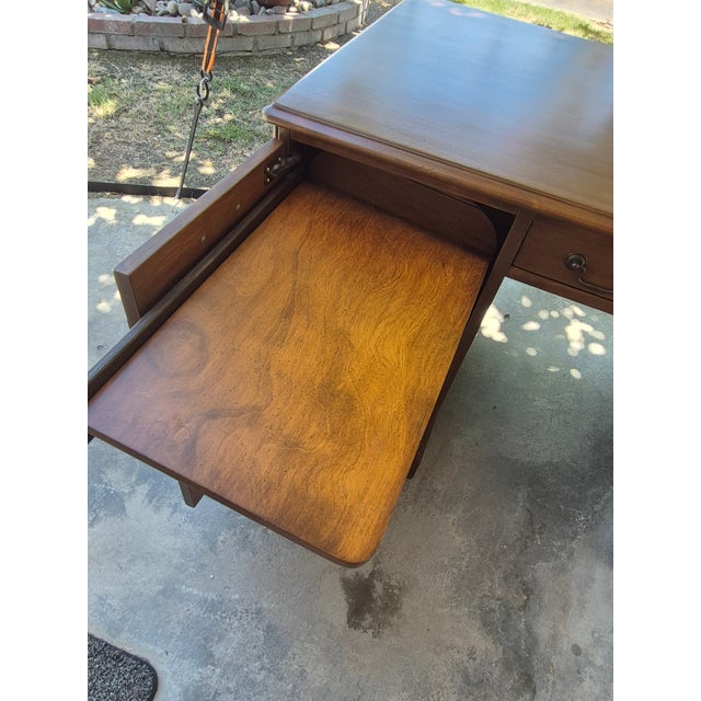 Brown Mid 20th Century Sligh-Lowry Double-Pedestal Writing Desk For Sale - Image 8 of 18