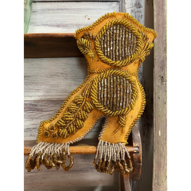 Late 19th Century Iroquois Beaded Victorian Shoe Wall Pocket For Sale - Image 4 of 4