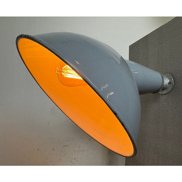 British Industrial Grey Enamel Factory Wall Lamp, 1960s For Sale - Image 14 of 18