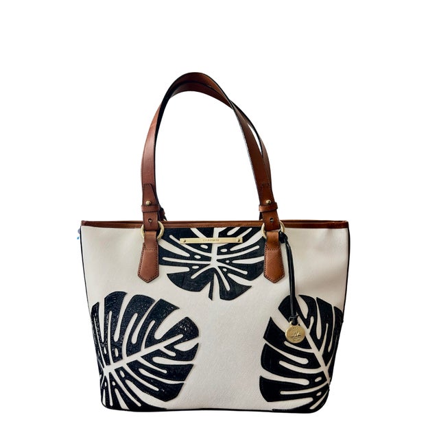 Contemporary Vintage Brahmin Monaco Palm Leaf Zip Top Tote – White Textured Leather With Black Patent Croc Embossed Monstera For Sale - Image 3 of 6